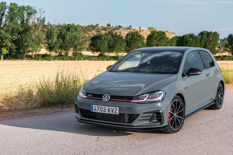 alt="deportivos baratos gti tcr"